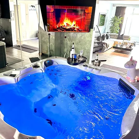Whirlpool Studio Vibe Apartment